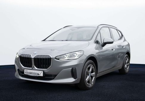 BMW 220, 2025 2