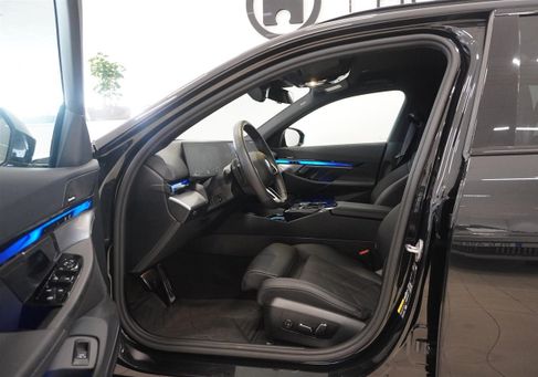 BMW 530, 2026