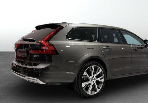 Volvo V90 Cross Country, 2023