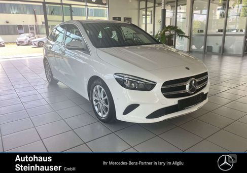 Mercedes-Benz B 180, 2020