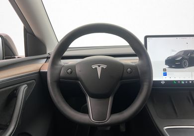 Tesla Model Y, 2023