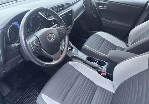 Toyota Auris Touring Sports, 2016
