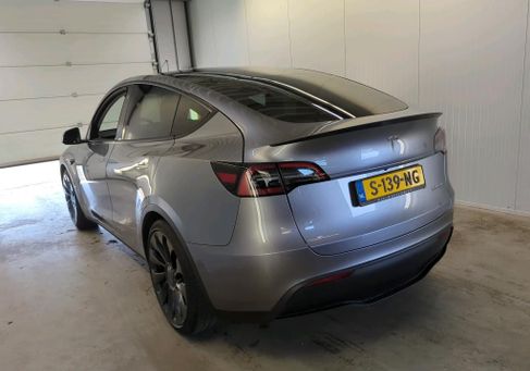 Tesla Model Y, 2023 3