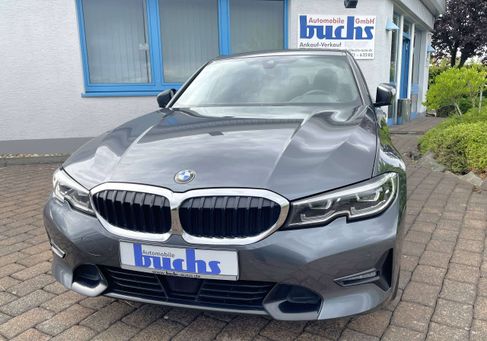 BMW 330, 2019