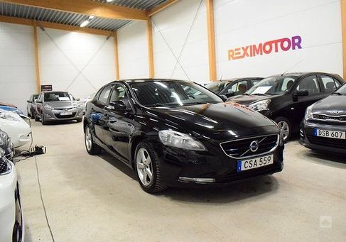 Volvo V40, 2015