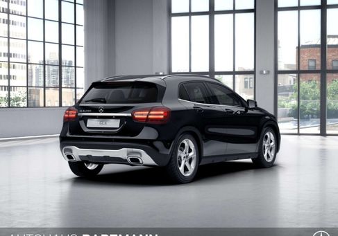 Mercedes-Benz GLA 200, 2018 3