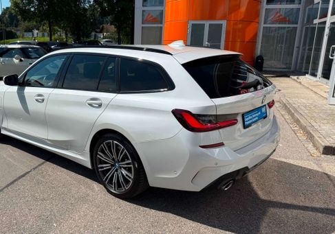 BMW 330, 2021