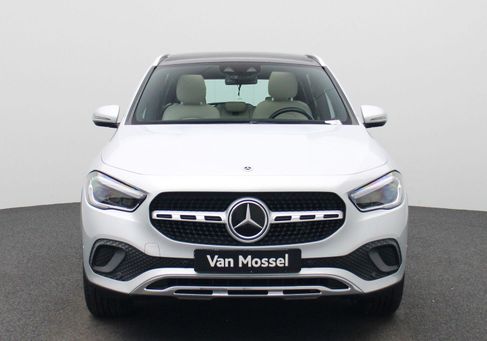 Mercedes-Benz GLA 250, 2021