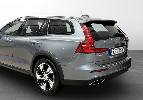 Volvo V60 Cross Country, 2019