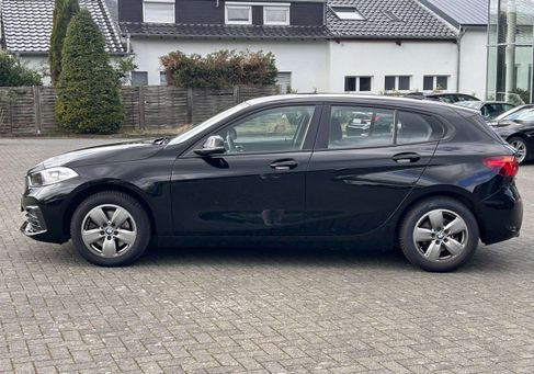 BMW 116, 2021