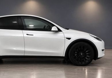Tesla Model Y, 2024