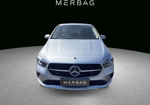 Mercedes-Benz B 180, 2025