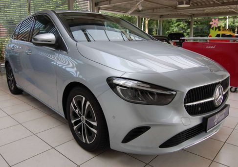 Mercedes-Benz B 180, 2025 3