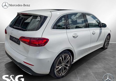 Mercedes-Benz B 180, 2024