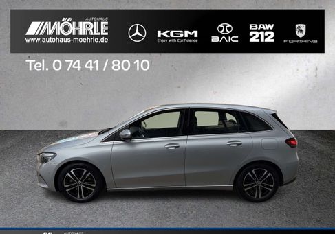 Mercedes-Benz B 180, 2024