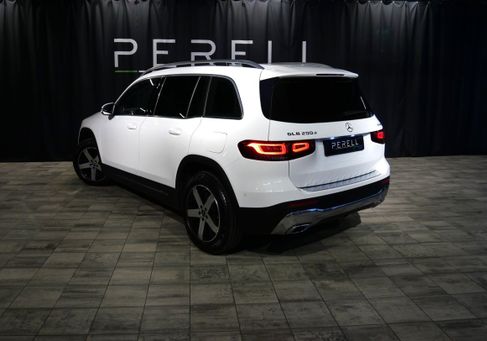 Mercedes-Benz GLB 200, 2021