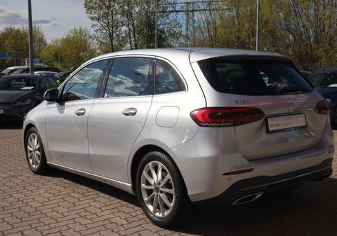 Mercedes-Benz B 180, 2019