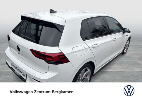 Volkswagen Golf, 2024