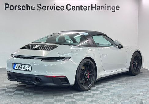 Porsche 911, 2024