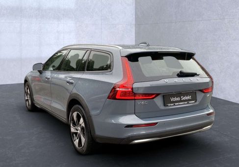Volvo V60 Cross Country, 2023