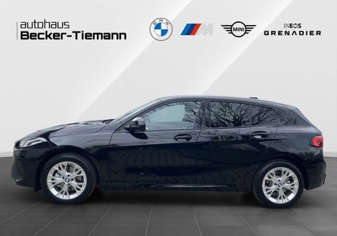 BMW 120, 2025 3
