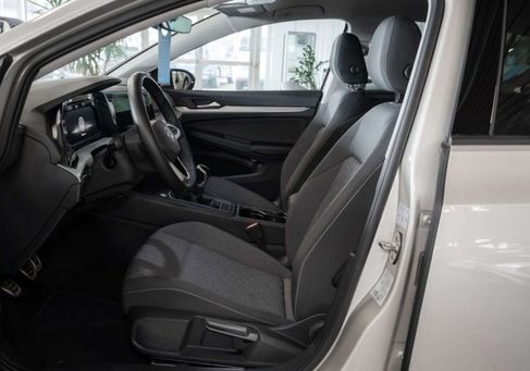 Volkswagen Golf, 2024 3