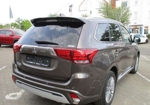 Mitsubishi Outlander, 2021