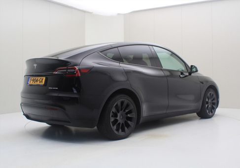 Tesla Model Y, 2023