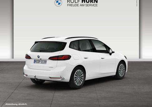 BMW 220, 2025 2