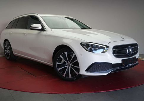 Mercedes-Benz E 300, 2022