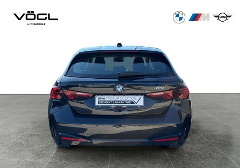 BMW 120, 2025 3