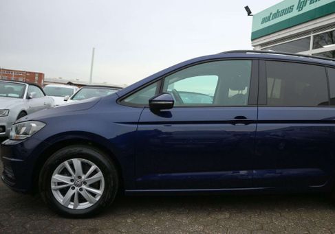 Volkswagen Touran, 2019 3