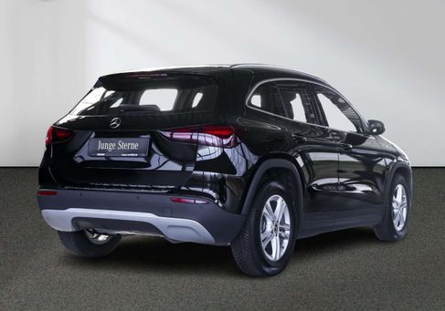 Mercedes-Benz GLA 200, 2024