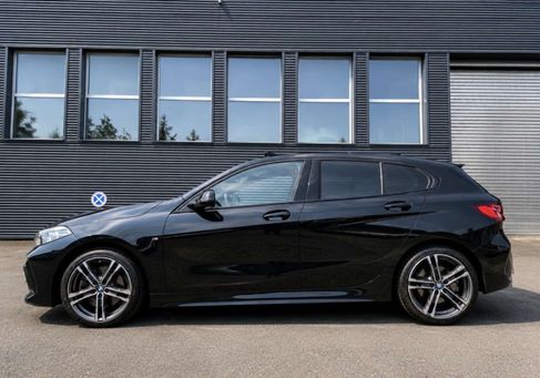 BMW 120, 2023
