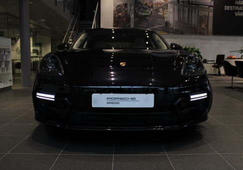 Porsche Panamera, 2023
