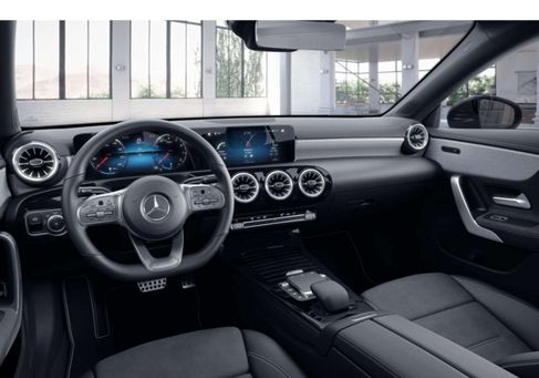 Mercedes-Benz CLA 180, 2021