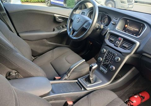 Volvo V40, 2018 3