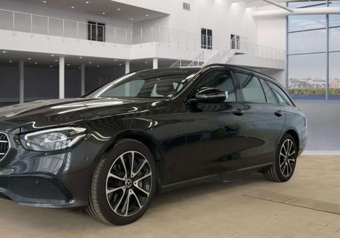 Mercedes-Benz E 400, 2022