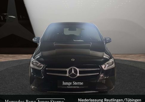 Mercedes-Benz B 180, 2022