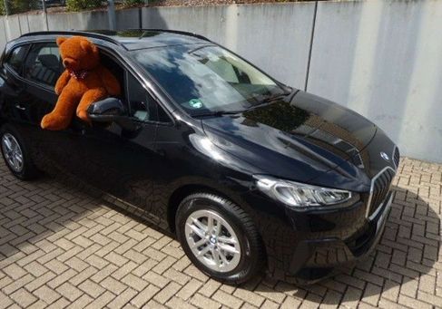 BMW 216, 2025 3