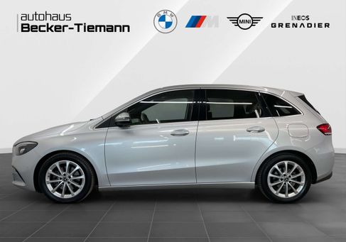 Mercedes-Benz B 200, 2021