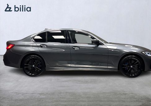 BMW 330, 2021