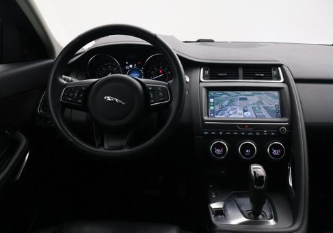 Jaguar E-Pace, 2019 3