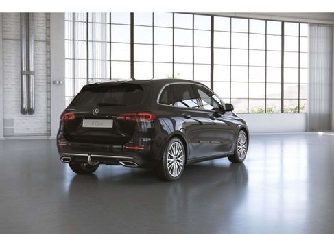 Mercedes-Benz B 200, 2022