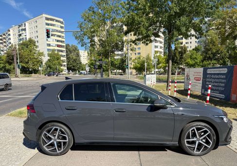 Volkswagen Golf, 2022