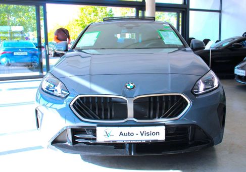 BMW 120, 2025 3