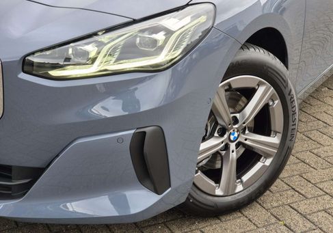 BMW 216, 2024