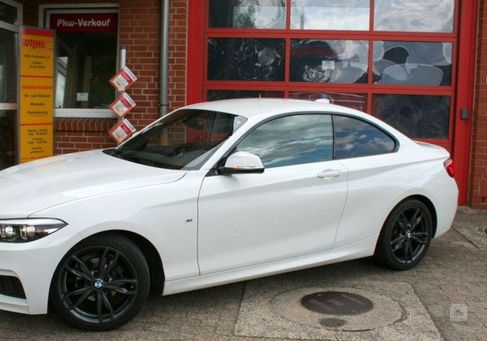 BMW 218, 2020