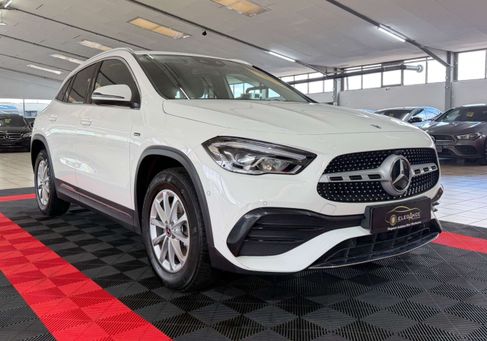 Mercedes-Benz GLA 250, 2021