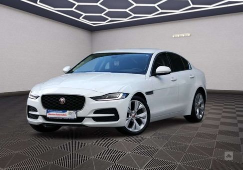 Jaguar XE, 2020